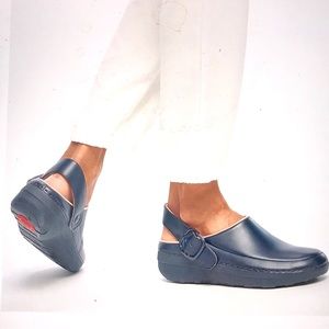 Sz 7 Fitflop Leather Superlight Clogs/Gogh Pro/Midnight Navy